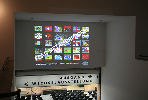 single screen projection with selection menu